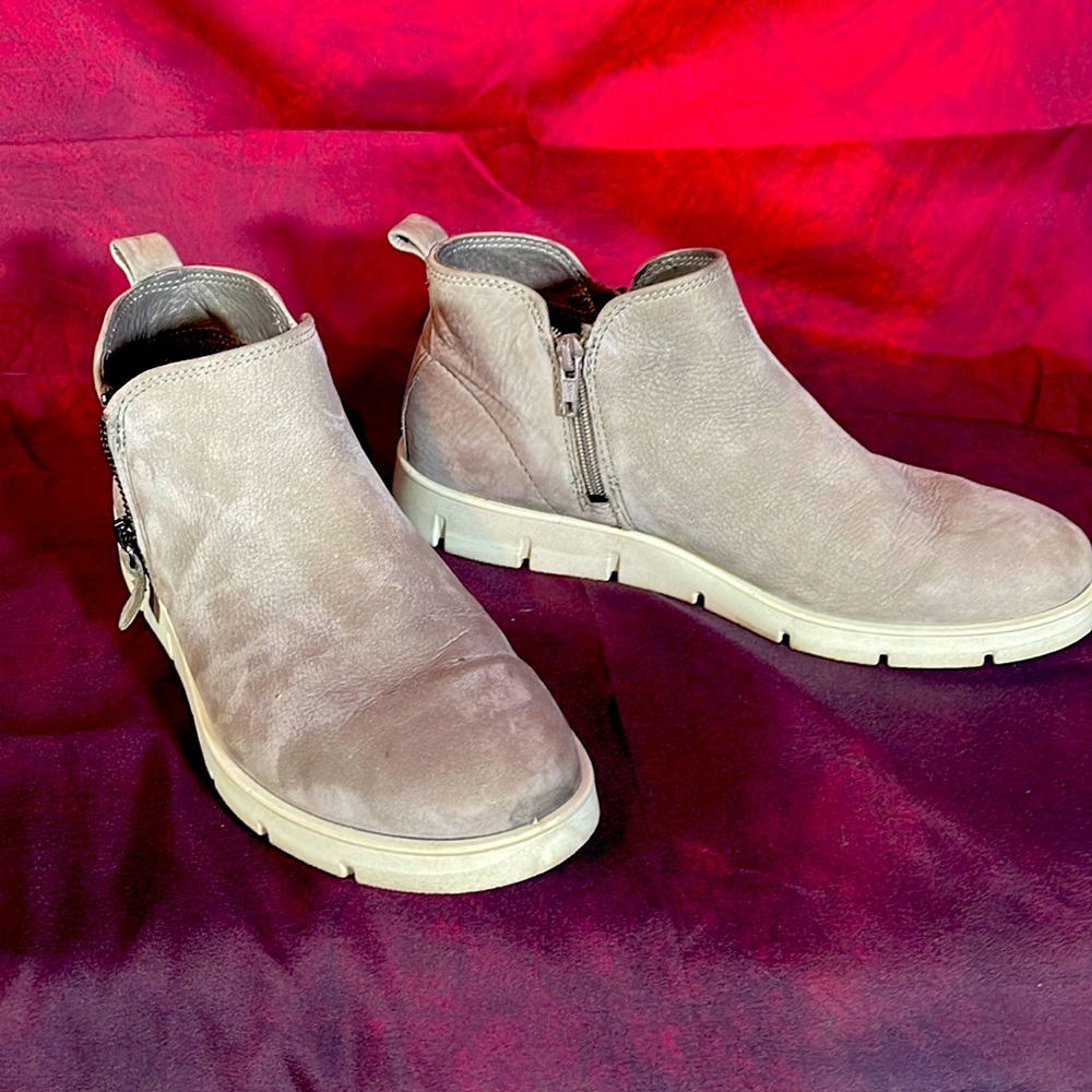 Ecco soft sole booties